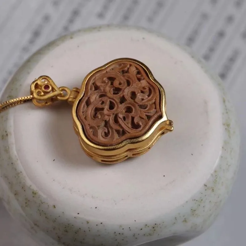 Indian Mysore Sandalwood Wooden Hollow Sachet Pendant Vintage Ancient Chinese Style Carved Unisex Aromatherapy Daily Wear Gift