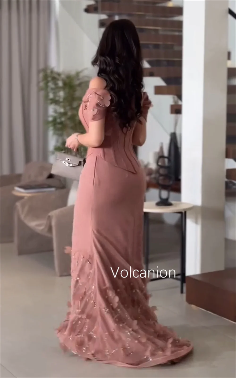 ที่กําหนดเองแฟชั่นชีฟองประดับด้วยเลื่อมจีบทรัมเป็ตปิดไหล่เดรสยาว Bespoke โอกาสหรูหรา