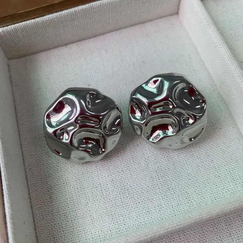 European and American style concave and convex hammer pattern metal round stud earrings gold and silver irregular pleated