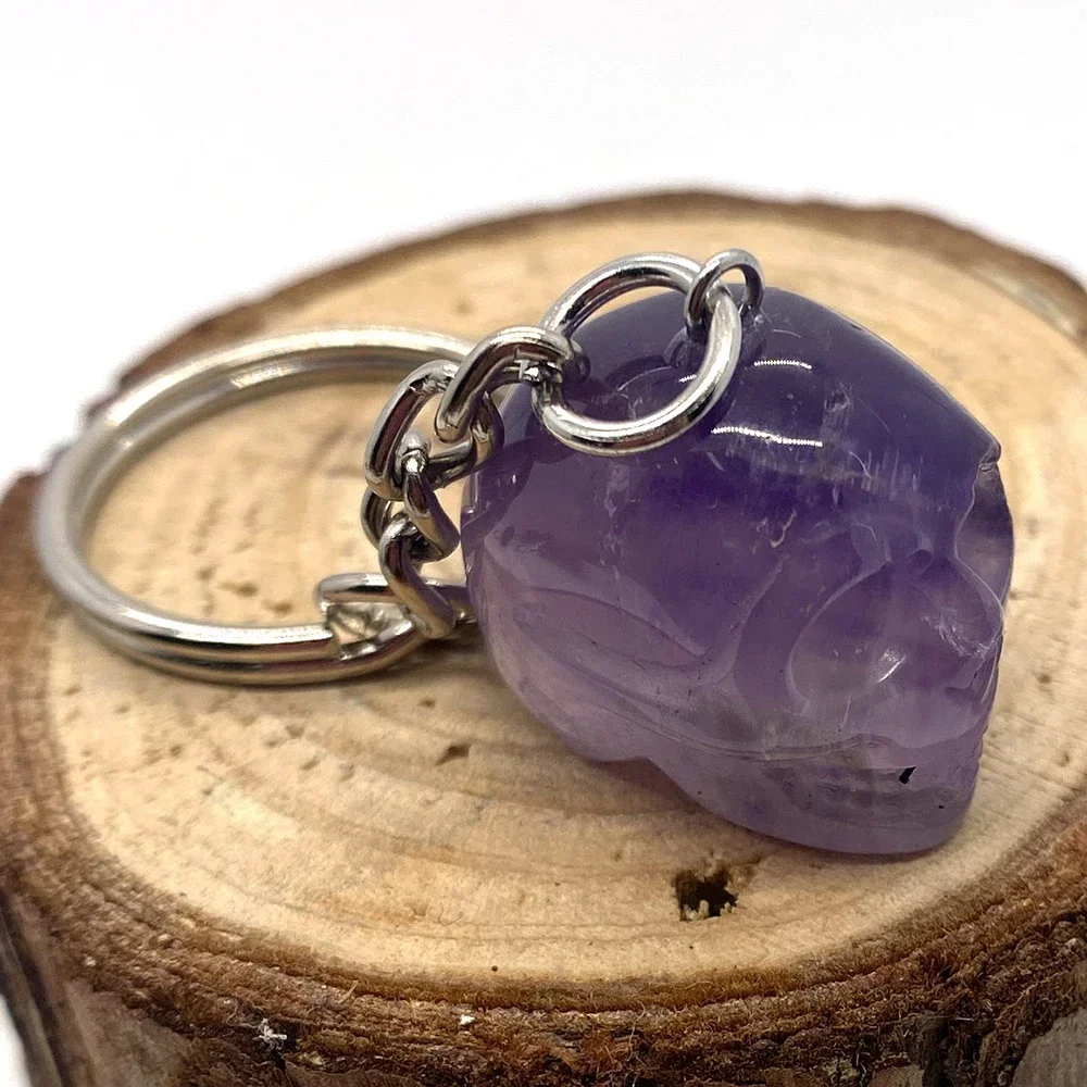 Natural Stone Amethyst Pink Crystal Keychain Pendant 18x24mm Skull Charm Keychain Halloween Christmas Gifts for Women and Men