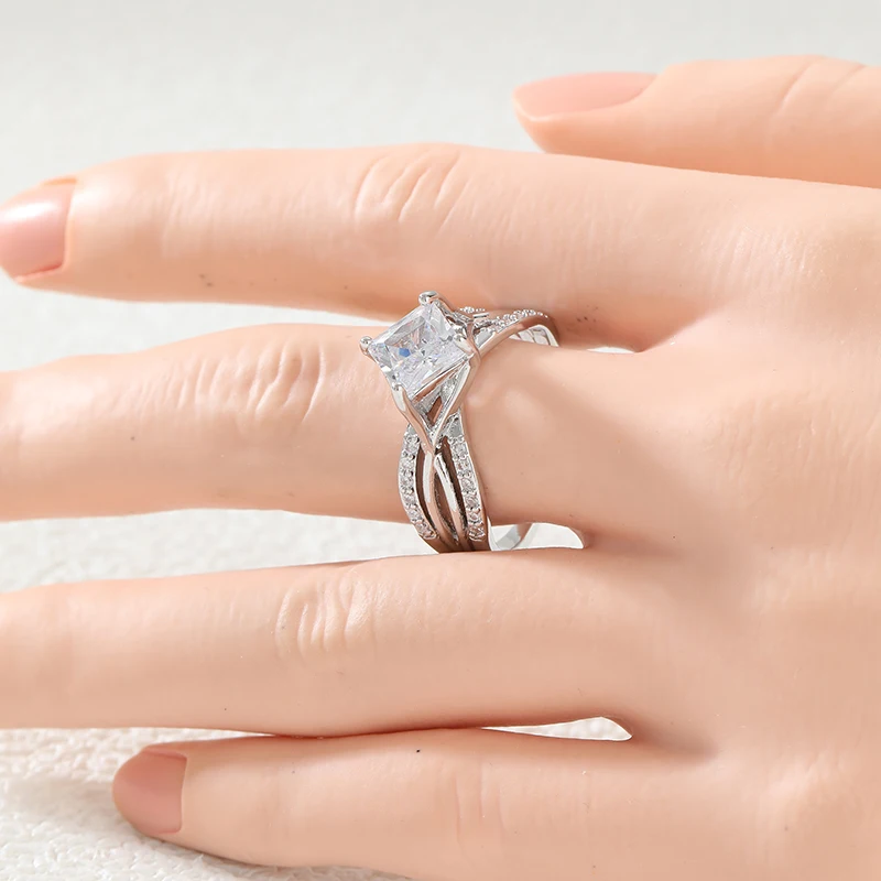 Elegant Luxury Synthetic Zirconia Twist Design Promise Ring for Women Fashion Temperament Wedding Engagement Fine Jewelry Crafts