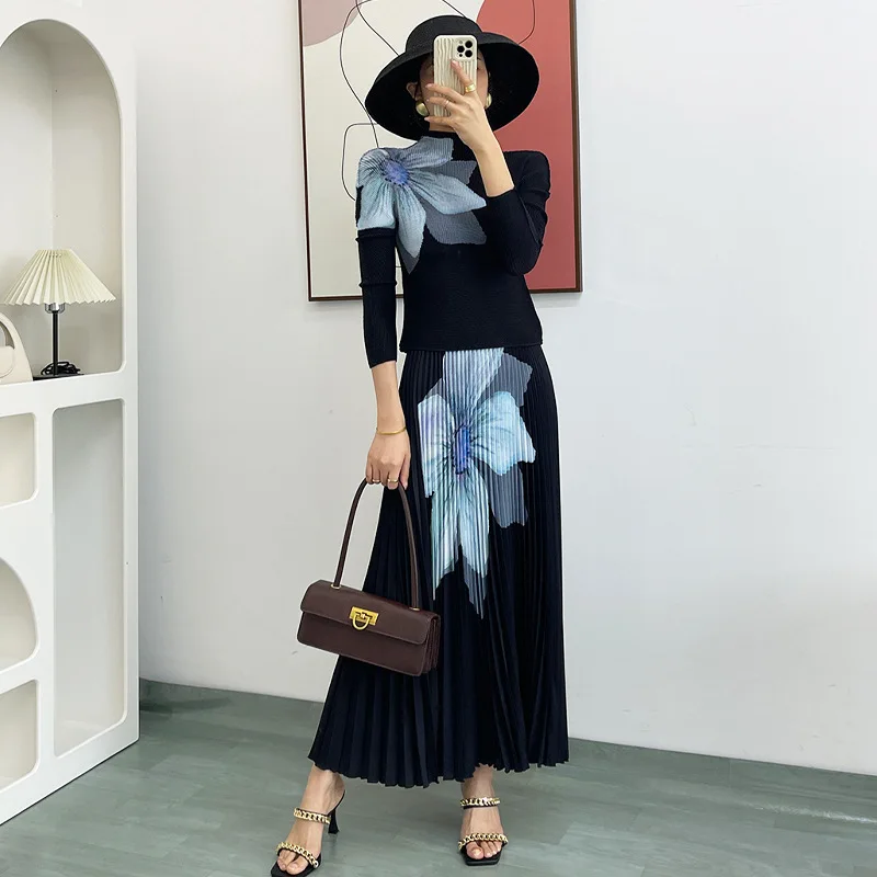 

Fashionable Pleated Print Set Women's Long Sleeve Slim Fit Top Half-length Skirt Two-piece Set Spring 2023 Collection