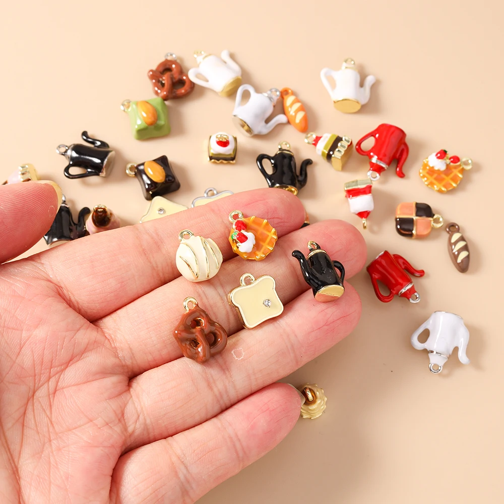 Leslie 5 Stück/Set Emaille Cartoon Lebensmittel-Anhänger Kaffee Brot Kuchen Charms Perlen für Ohrringe Tasche Schlüsselanhänger DIY Schmuckherstellung – Detail 2
