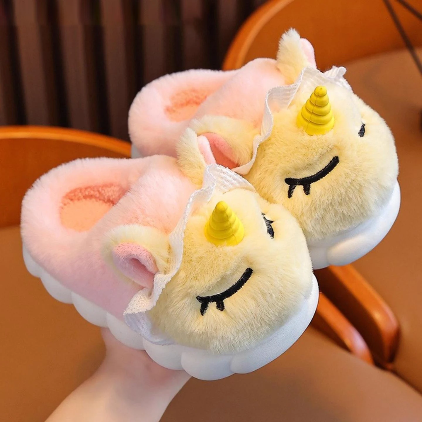 الفتيات يونيكورن النعال الشتاء الدافئة نعال من القطن المضادة للانزلاق أفخم أحذية منزلية مغلقة الظهر شبشب منزل