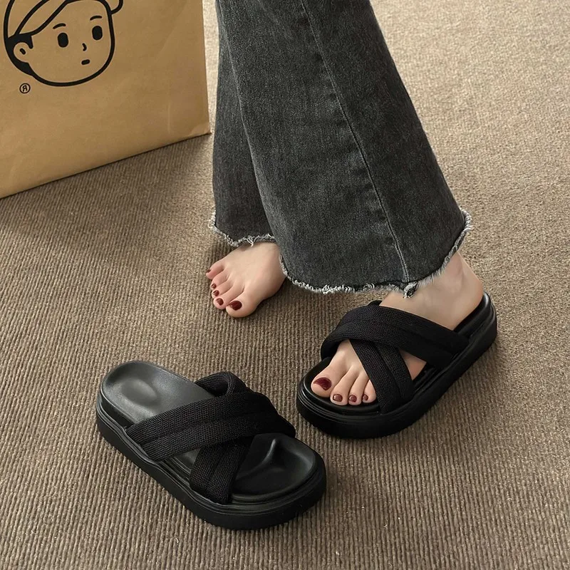 Thick Sole Feet Feeling Slippers for Women's Summer Outwear 2023 New Versatile Step on Sandals Roman Sandals