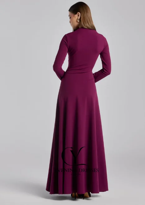 فساتين CUYUN أنيقة بأكمام طويلة لحفلات الزفاف للضيوف أرجواني كريب ثنيات غير متماثلة ورقبة غير متماثلة فستان ماكسي مخصص للحفلات 2026