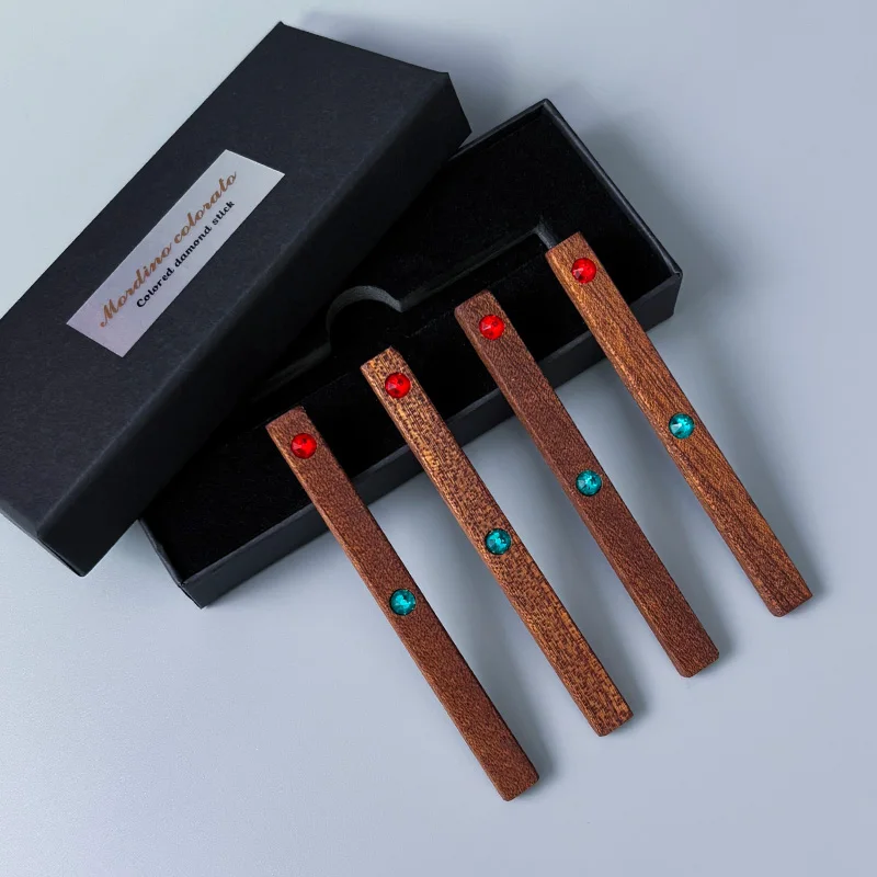 عصا الماس الملونة المصنوعة يدويًا من خشب الجوز الدعائم السحرية تتغير اللون أوهام ماجي للتحايل