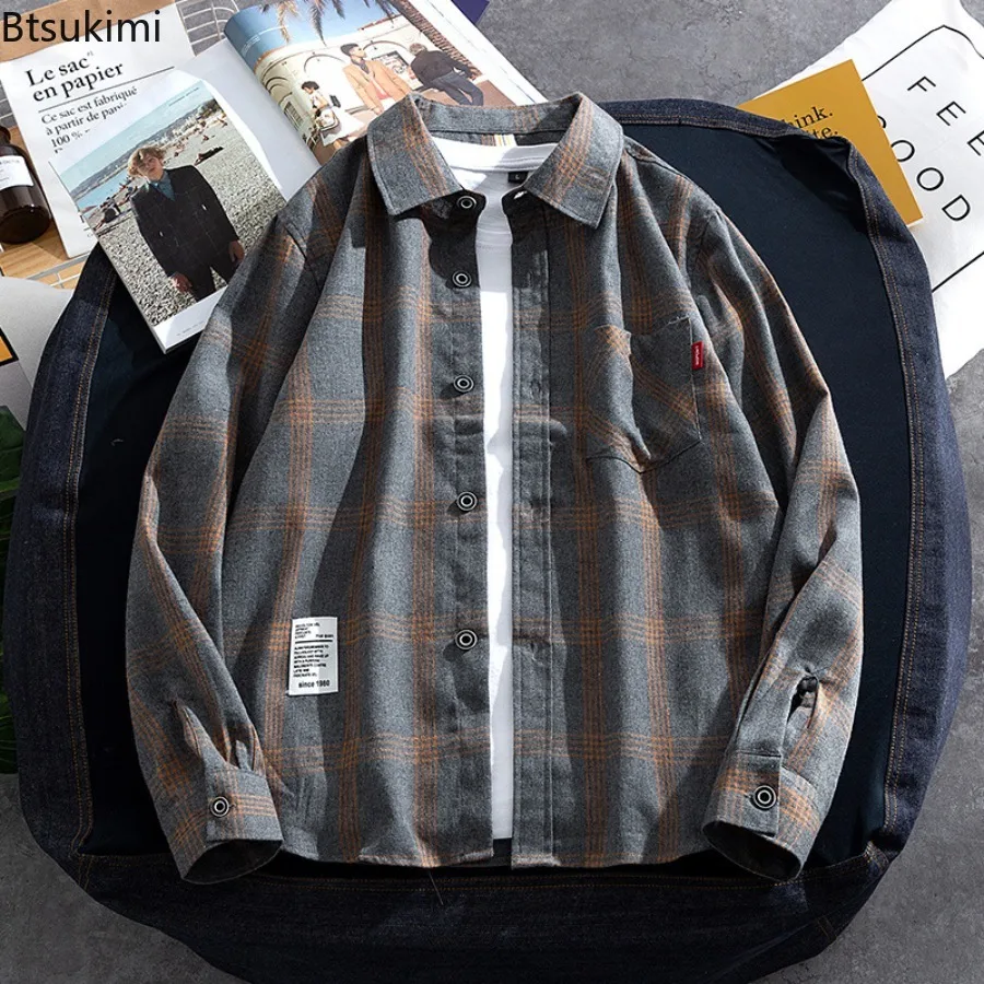 

2025 Men's Retro Plaid Long Sleeve Shirts Pocket Casual Cardigan Loose Versatile Shirt Coats Japanese Style Leisure Men Clothing