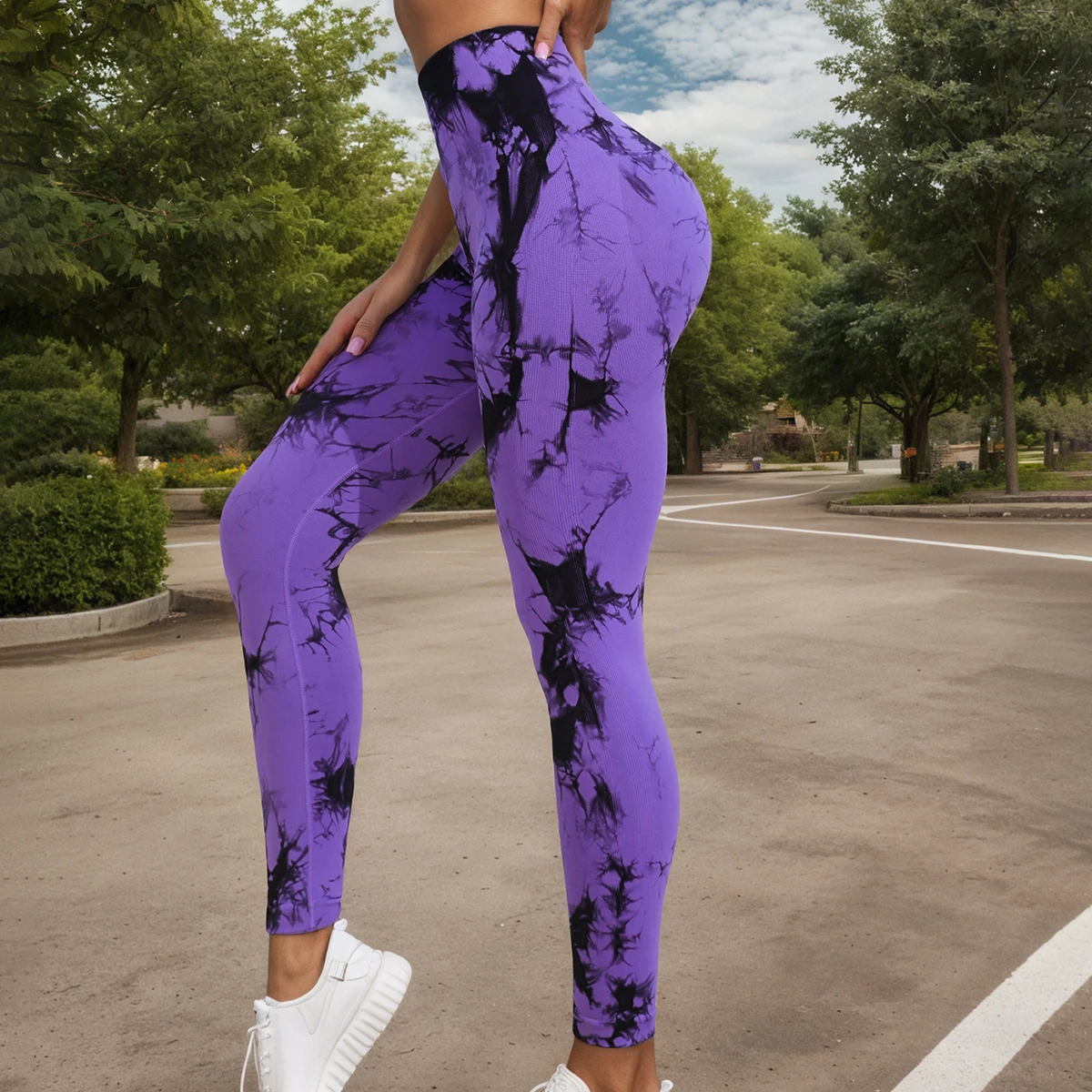 Damen-Yoga-Sporthose mit hoher Taille und hoher Elastizität, nahtlos, lila Batikmuster, enge Passform, lange Übungshose für Damen
