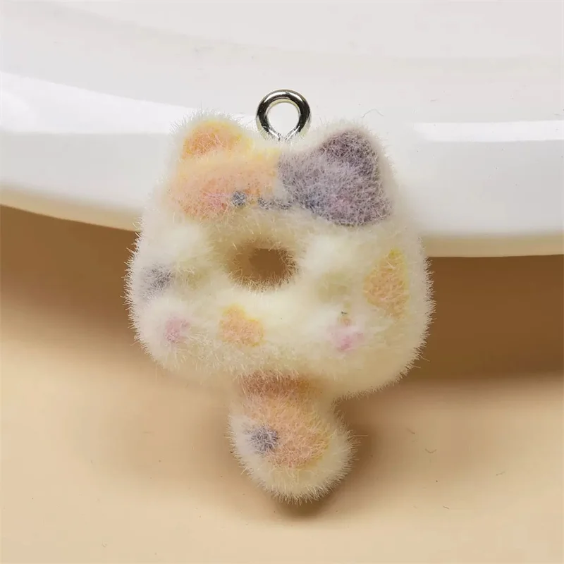 

Новое поступление, 40 шт./лот, цветной флокированный эффект, мультяшные животные, кошки, куклы из смолы, бусины, ювелирные изделия «сделай сам», аксессуары для одежды