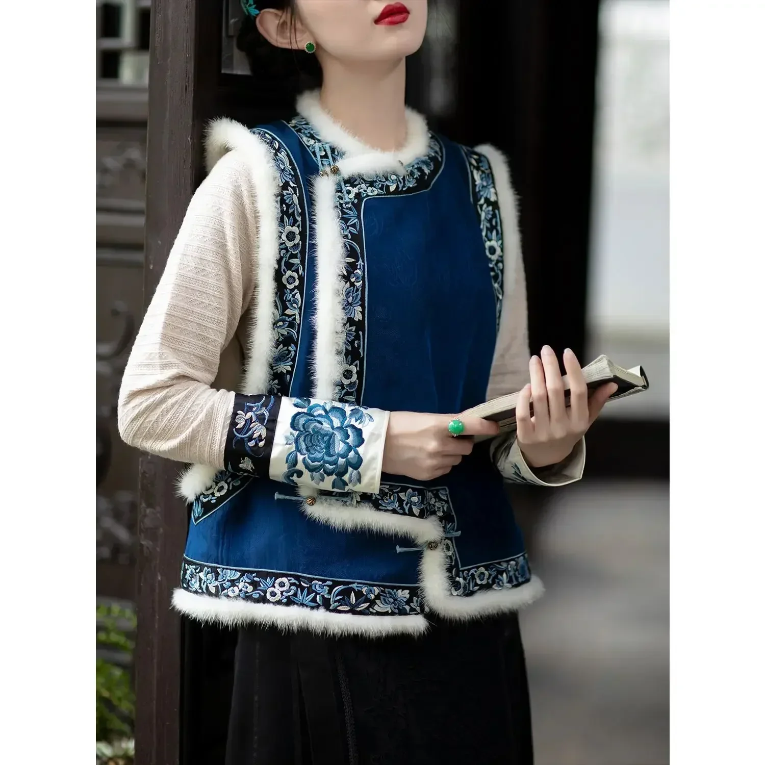 Vintage Dark Blue Fur Collar Thickened Tang Suit Vest Women Elegant Round Neck Long Sleeve Vest Inside Online Chinese Store