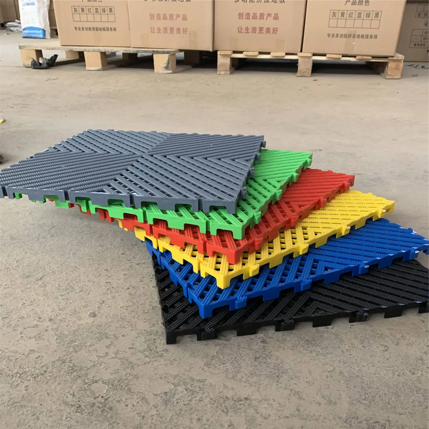 Eco-friendly Garage Plastic Floor Mat/pvc Interlocking Tiles factory price