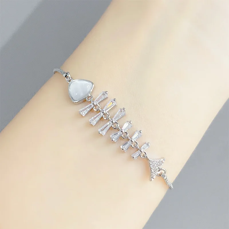 New zircon inlaid personality simple fashion net celebrity adjustable creative fish bone bracelet hand ornaments