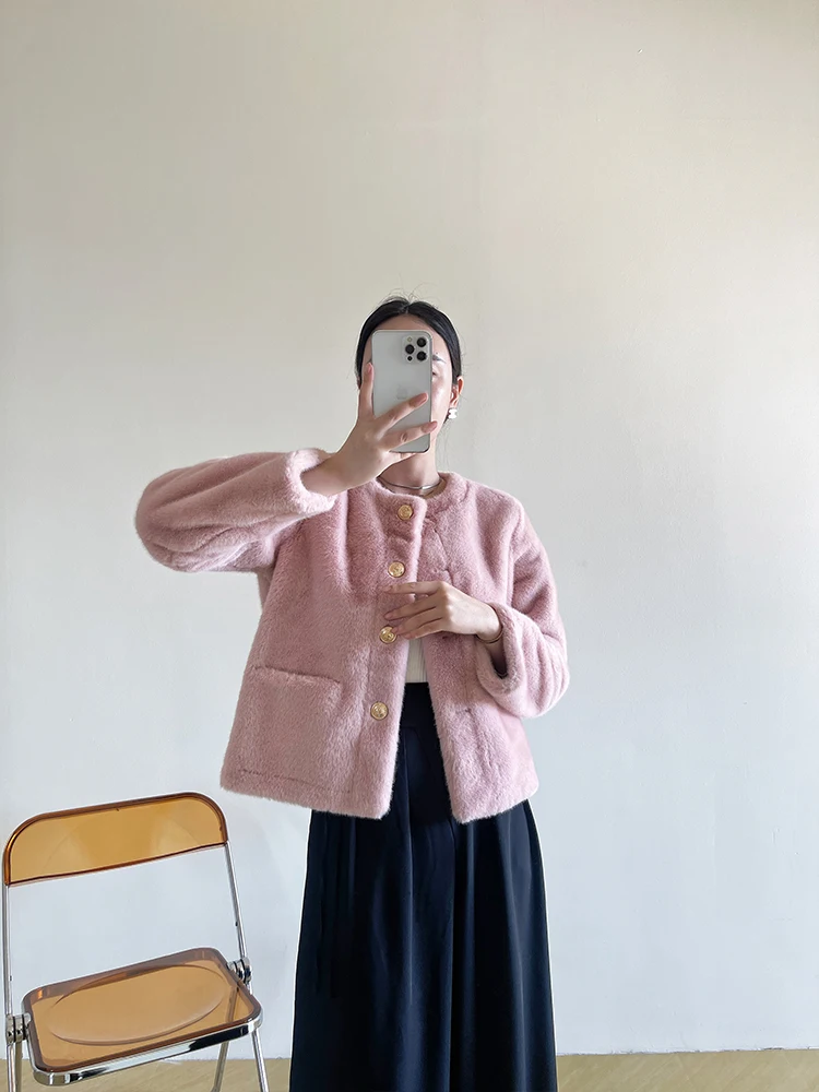 เสื้อขนเฟอร์เทียมแฟชั่นสำหรับผู้หญิง ฤดูหนาว 2023 ทรงทันสมัย ไซส์อินเทรนด์ ดีไซน์หวาน แขนยาว ทรงกลม