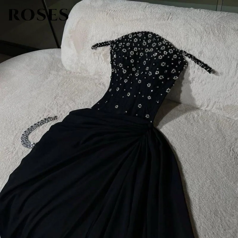 

ROSES Black Prom Dresses Off the Shoulder A-Line Elegant Celebrity Dresses with Pleats Satin Women Evening Dresses Customized