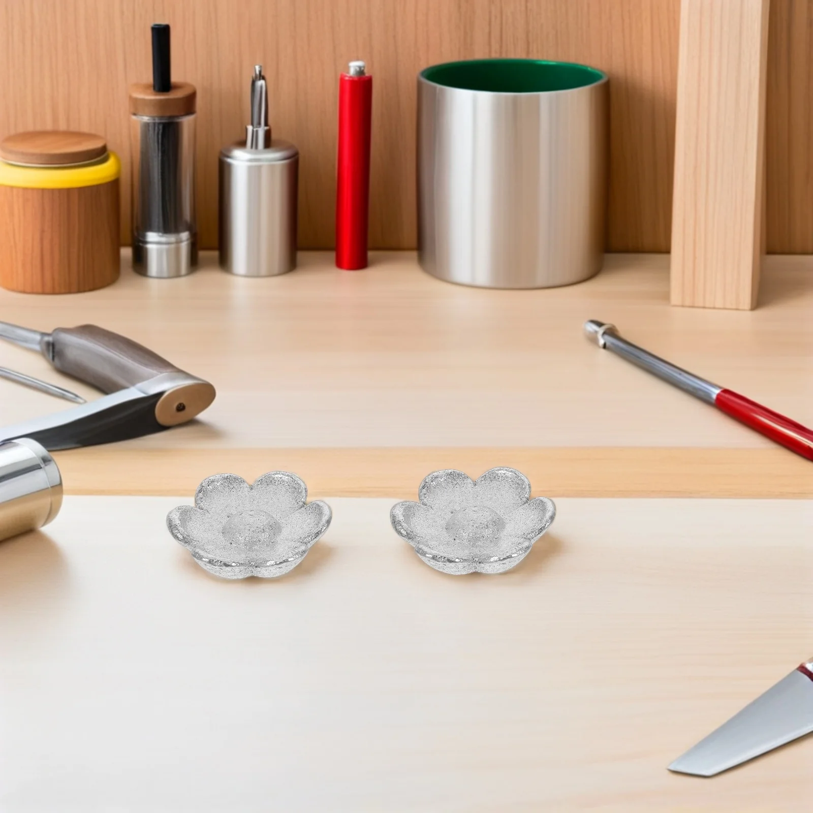 

4pcs Flower Pattern Weights For Sewing: Iron Fabric Cutting Tools Metal Dressmaking Accessories Diy Craft Sewing Weights -