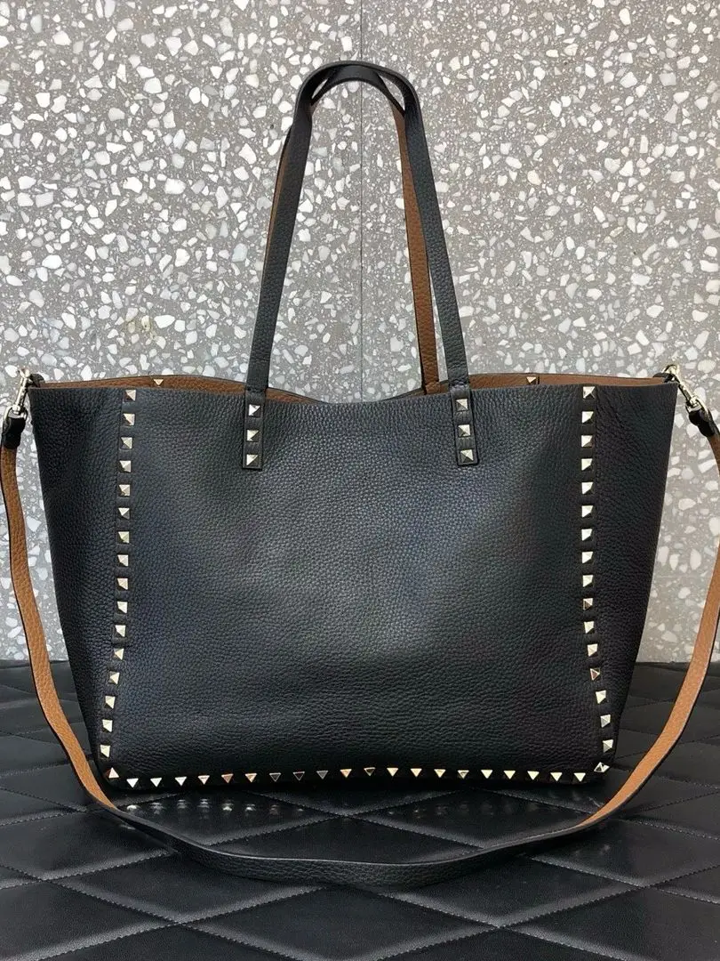 

High-Quality Genuine Leather Double-Sided Shopping Bag Ultra-Soft Spacious and Elegantly Crafted for Supreme Style Effortless