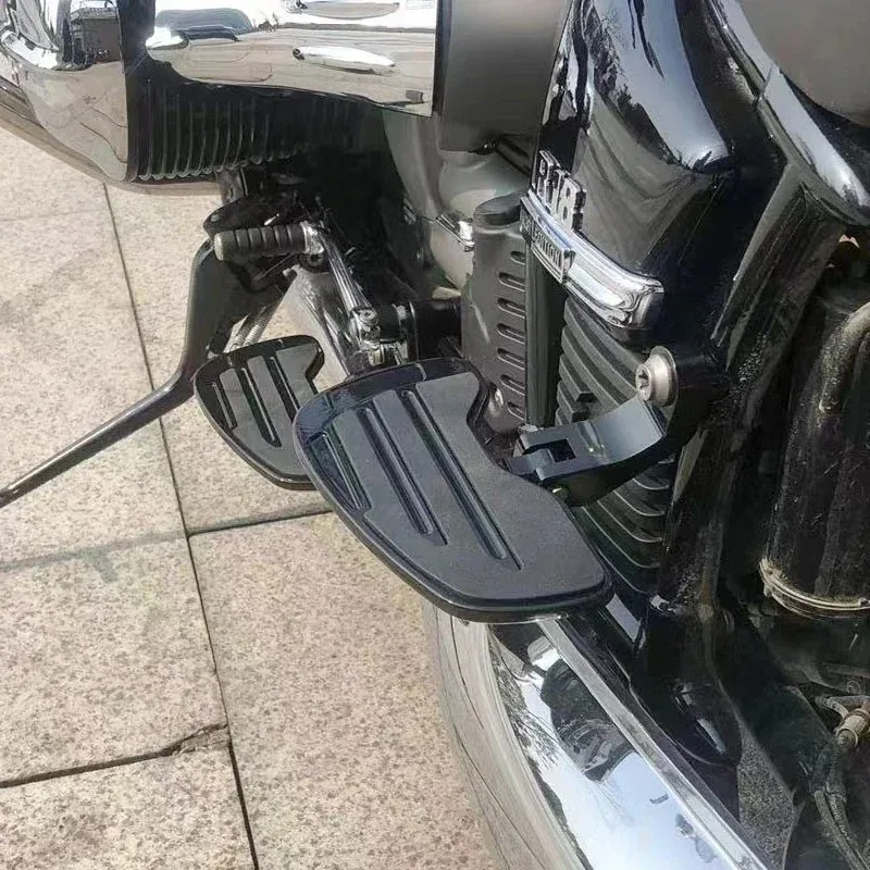 

Motorcycle Fit R 18 Passenger Footpegs Kit CNC Rear Rests Pedal Bracket Accessories For R18 Classic R 18 100 Year 2020-2023