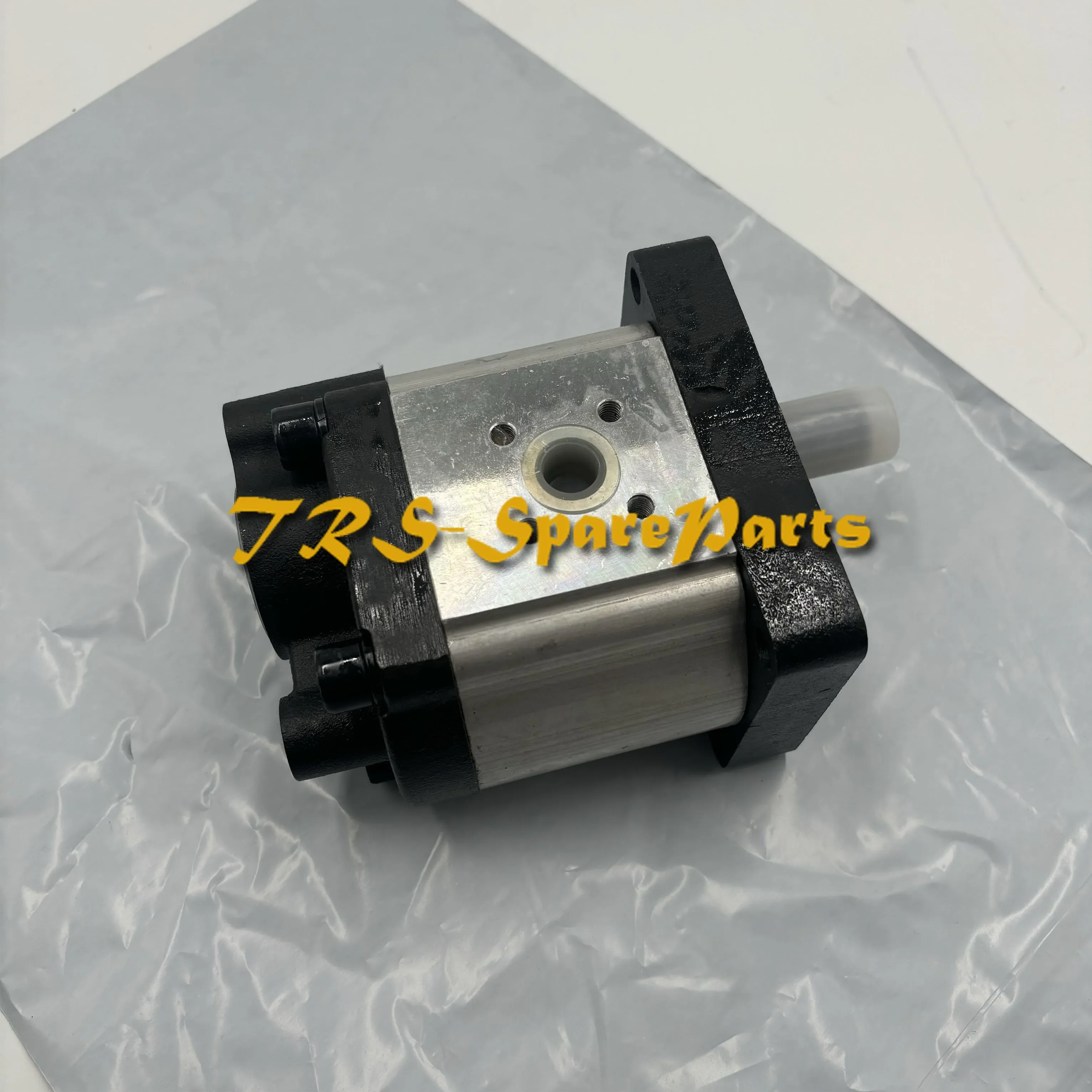 

Hydraulic Pump 35861-82203 Replacement for Kubota M8950 M7950 M6950