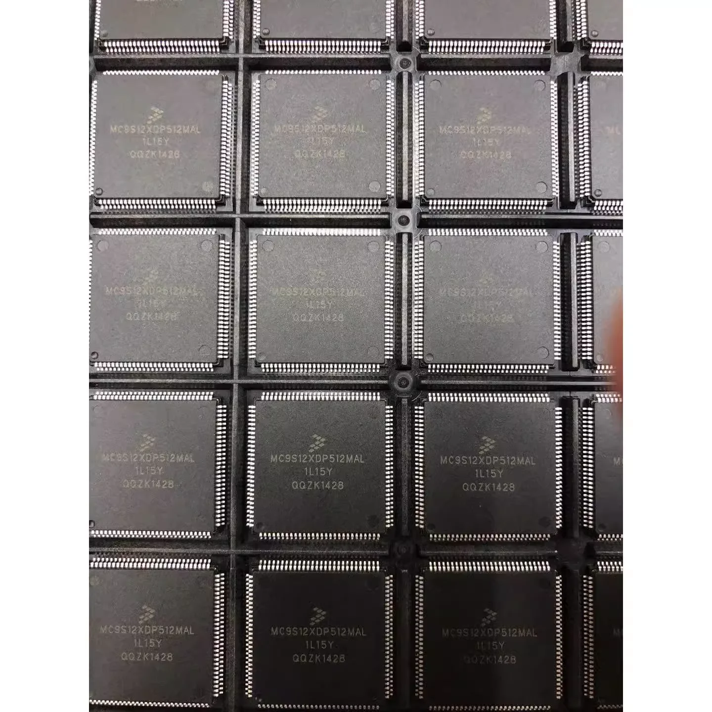 

1~10pcs/lot MC9S12XDP512MAL MC9S12XDP512CAL MC9S12XDP512VAL MC9S12XDP512MPV MC9S12XDP512 QFP112 New 100% quality