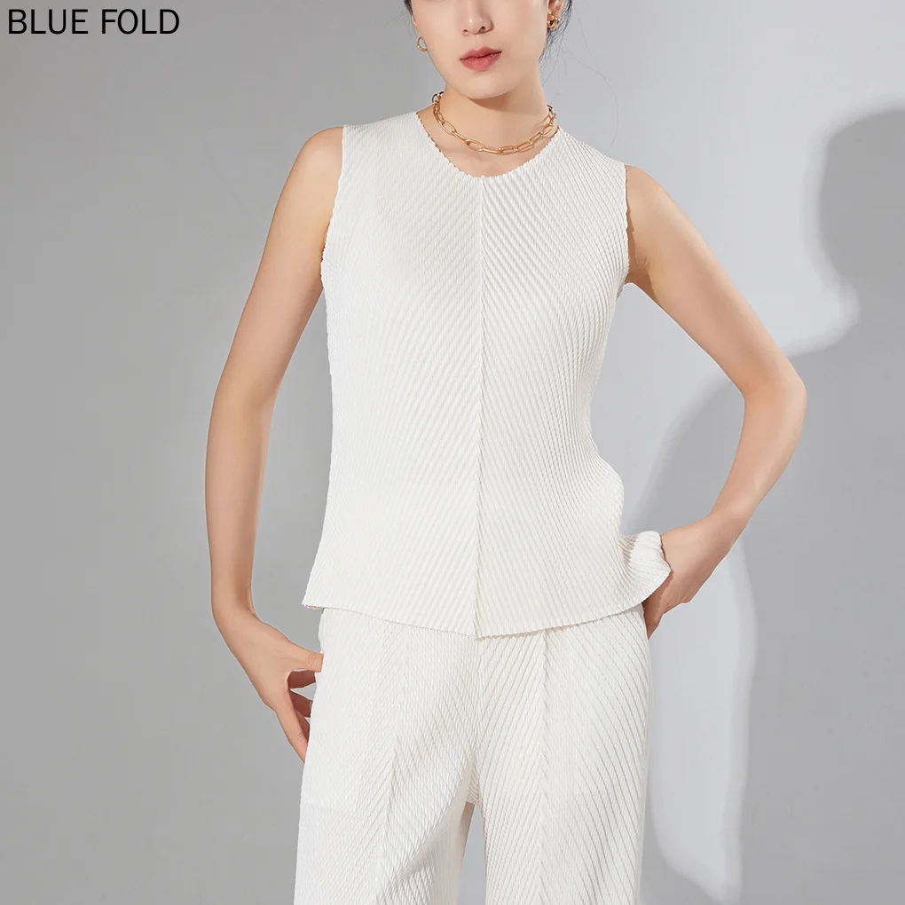 Women's Summer 2024 Women's T-shirt Round Neck Solid Color Temperament All-match Sleeveless Vest Miyake Top PLEATS Vest