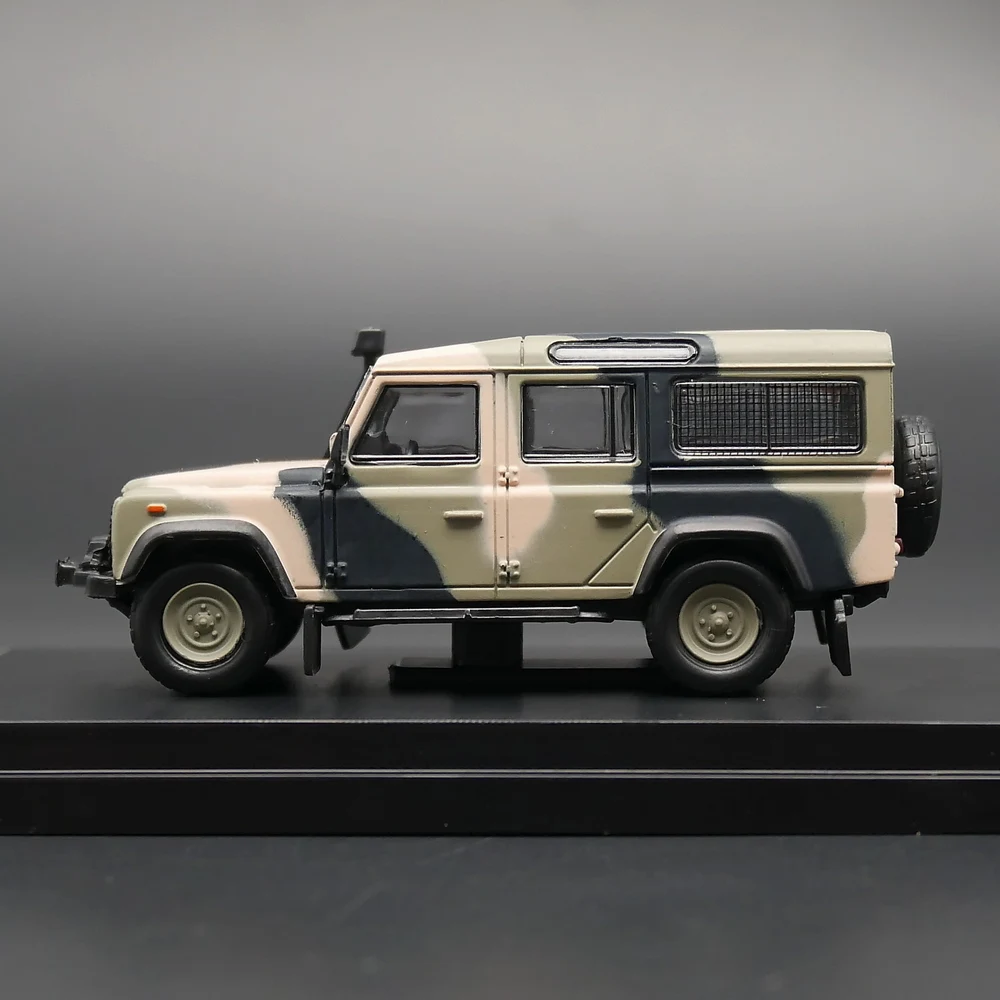 Master 1:64 Scale Diecast Alloy Land Rover Defender 110 Toys Cars Model Camouflage Classics Adult Gifts Souvenir Static Display