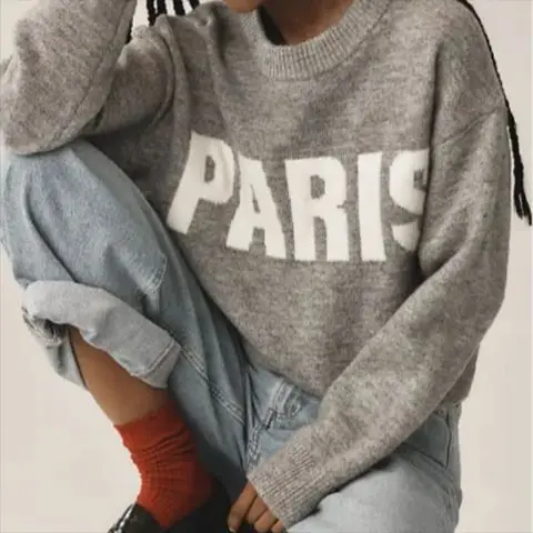 Chic parisiense: suéter cinza aconchegante