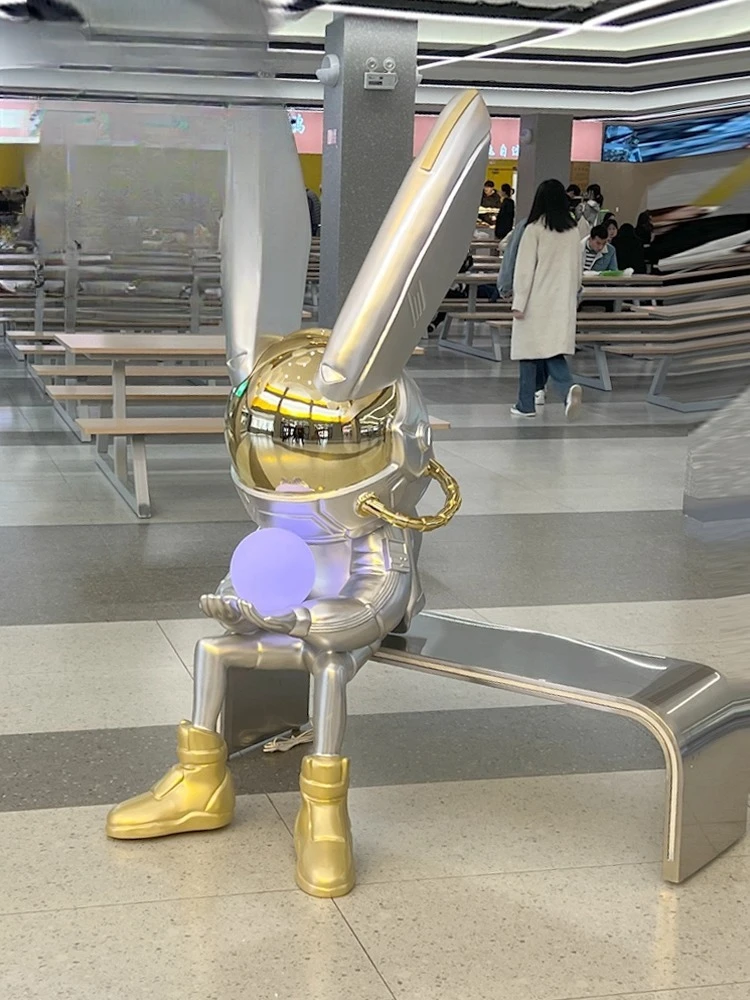 تمثال زخرفة أرنب كبير، زخرفة كبيرة ممتدة من الأرض حتى السقف، ديكور بار مطعم الفندق #5