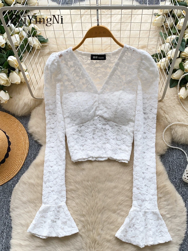 Beiyingni 2025 Koreaanse Wit Shirt Vrouwen Effen Kleur Massaal Vintage Kant Vrouw Blusas Met Borst Pad Luxe Franse Blouses