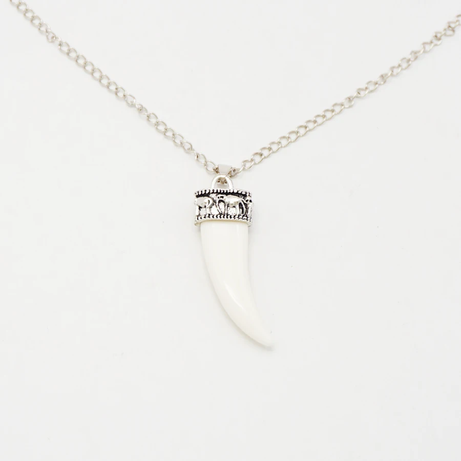 Julie Wang Resin Artificial Wolf Tooth Spike Pendant Necklace For Men Women Punk Style Jewelry Alloy Chain Amulet Charms