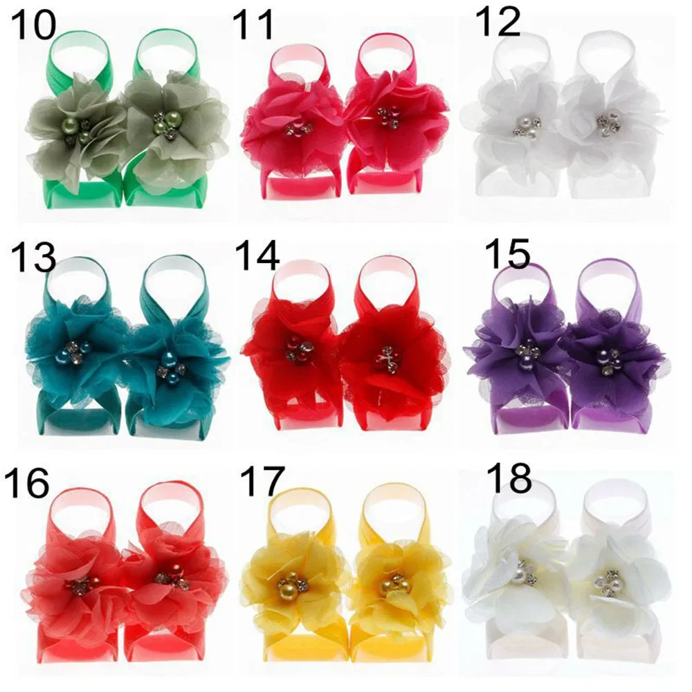 Moda 2 adet/çift butik şifon çiçek yenidoğan bebek yalınayak sandalet bebek kız ayak koruyucu fotoğraf sahne çocuk aksesuarları