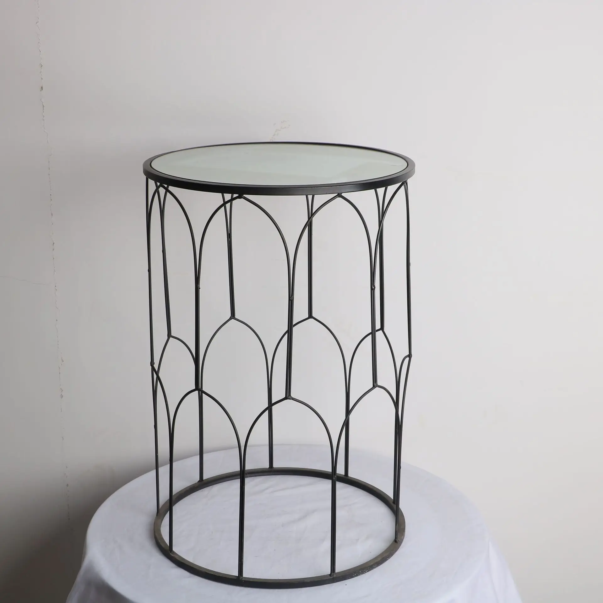 Round Nordic living room wrought iron coffee table set, sofa side entrance tea table