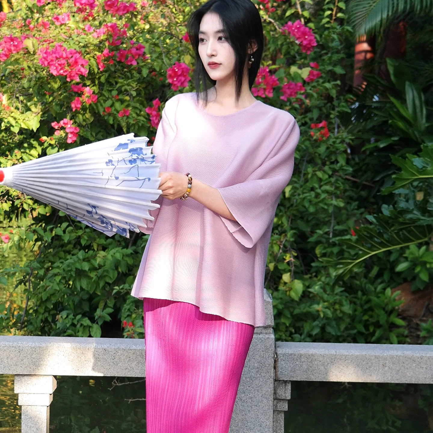 

Miyake Pleated 2025 New Spring and Summer Fashion Casual Pleated Top Half-body Skirt Suit Women Fashion High-end Two-piece Set