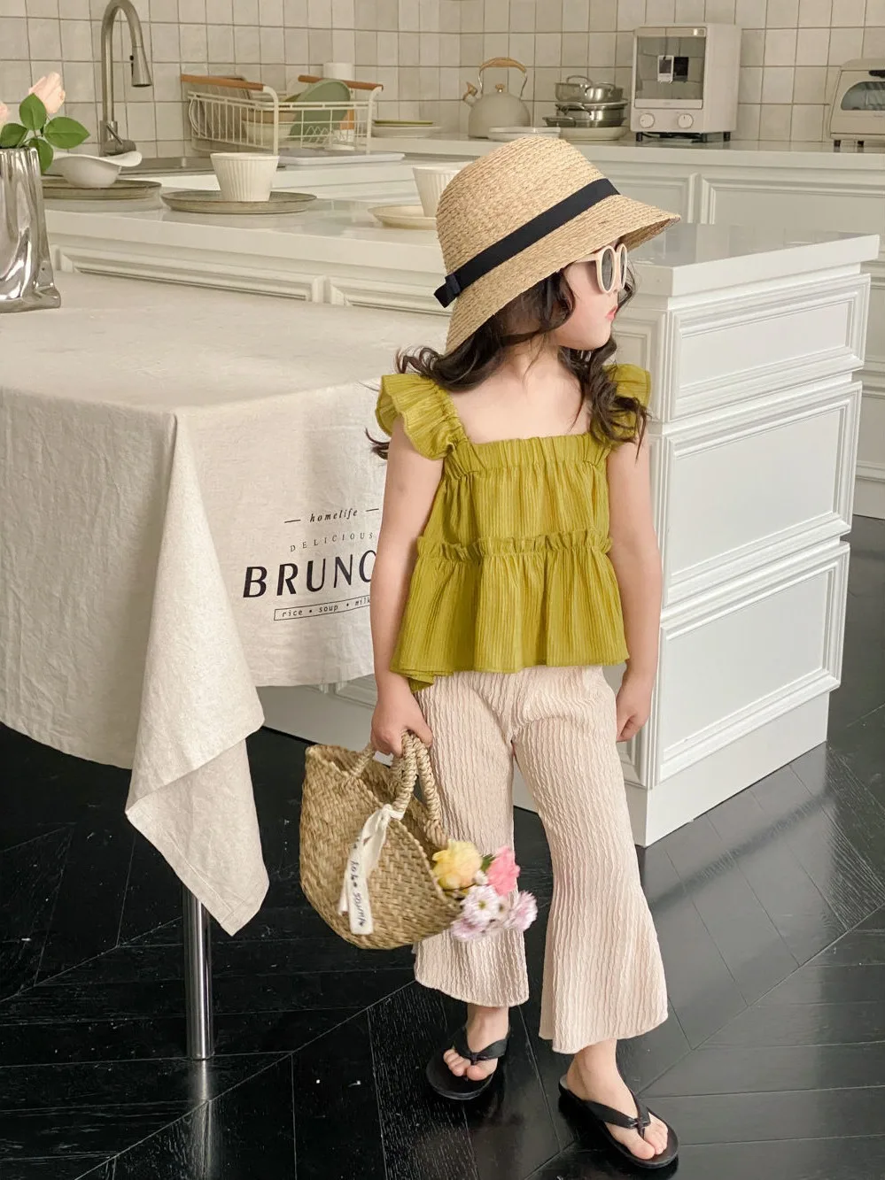 Summer New Item in Stock Korean Version Girls Vest Set with Flying Sleeves Fashionable and Cute Temperament Two Piece Set