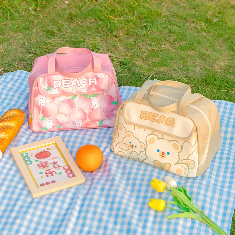 Cute Cartoon Style Kids Lunch Bag with Large Insulated Capacity and Detachable Shoulder Strap Perfect for Outdoor Picnic