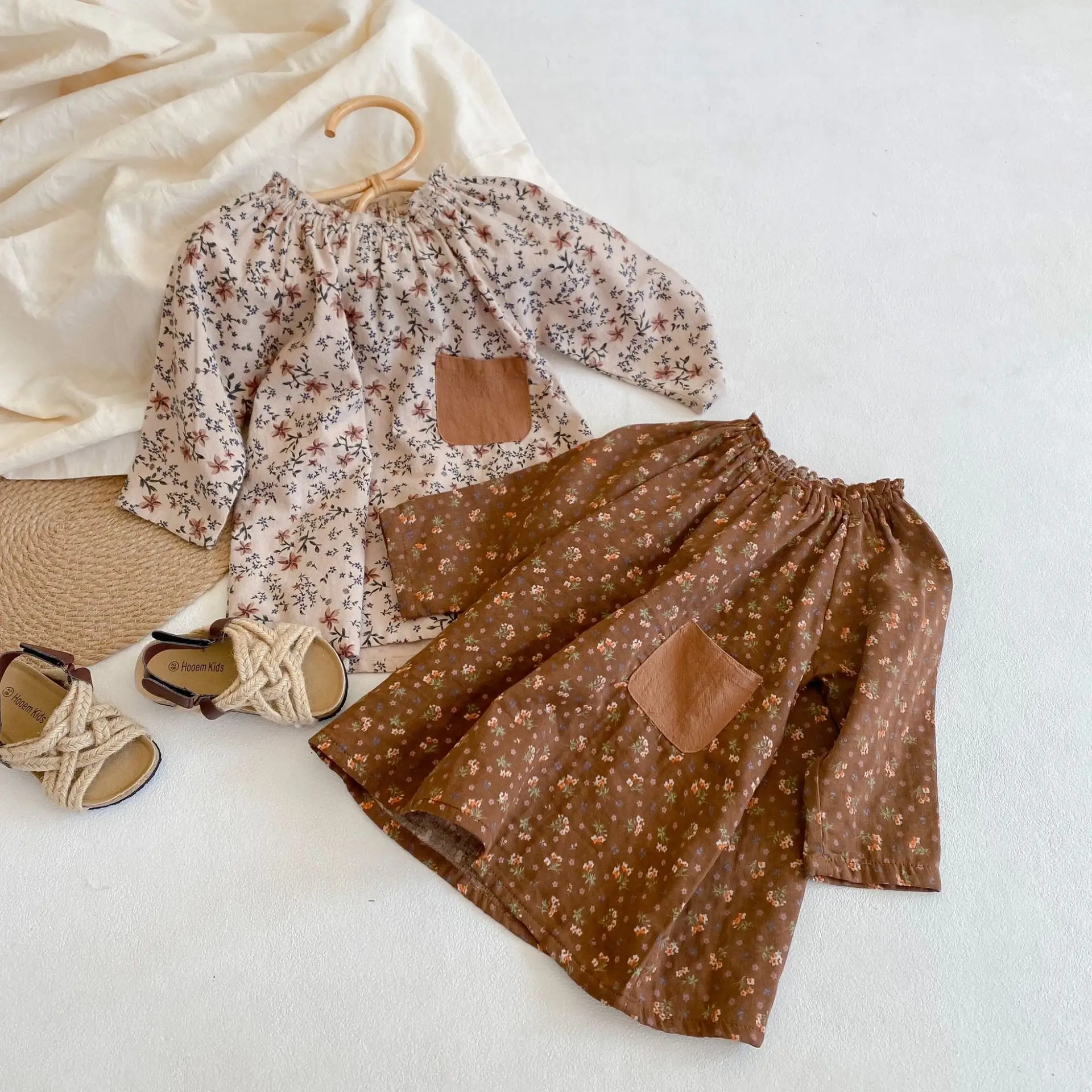 

Платье желто-коричневое для маленьких девочек, осень-весна, новинка 2025, осенние платья для девочек, размер 8, бежевая детская одежда коричневого цвета, детская одежда