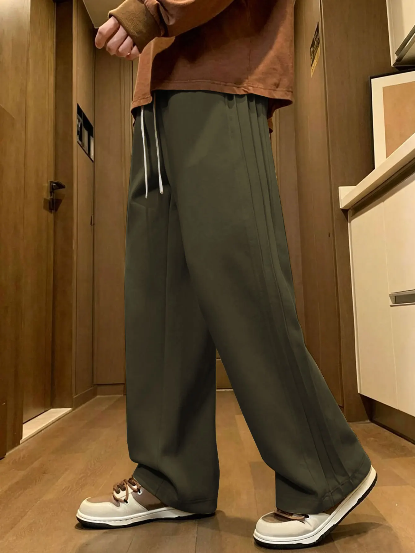 Herren-Freizeithosen, Locker Geschnittenes Design mit Weitem Bein, Elastischer Bund, Bequem für den Alltag, Modische Herrenbekleidung, Trendig und Stilvoll – Detail 10