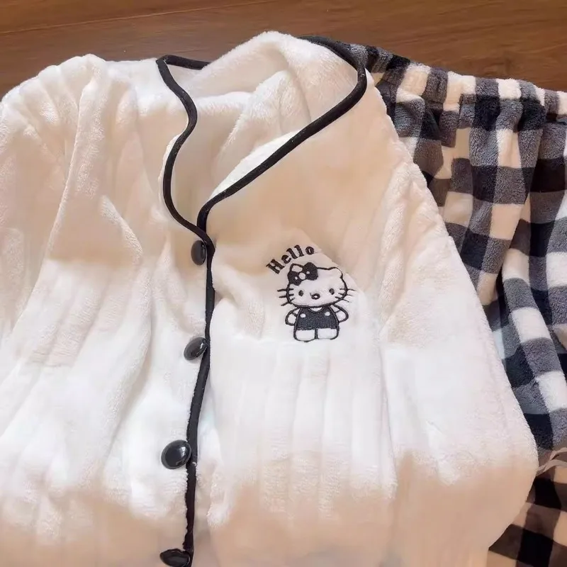 

Уютные пижамы Hellokitty для девочек, осенне-зимние фланелевые бархатные утепленные костюмы для студентов, милая домашняя одежда с героями мультфильмов