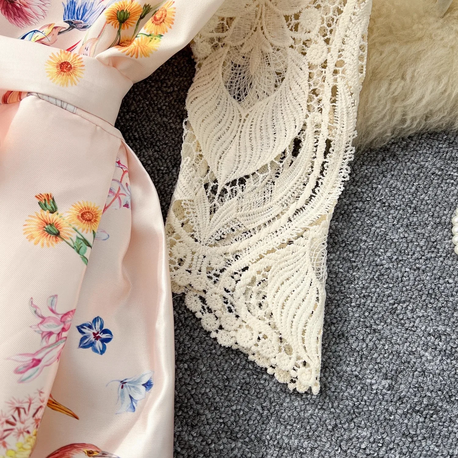 Retro Bandage Lace Up Wrap Dress Women's V-Neck Long Sleeve Crochet Lace Patchwork Thick Satin Flower Print Long Party Vestidos