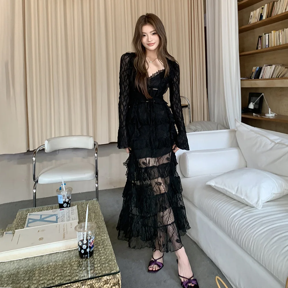 

2025 Summer Women's New Hepburn Sexy Black Lace Suspender Dress Elegant Temperament Openwork Strapless Long Skirt Suit Ladies