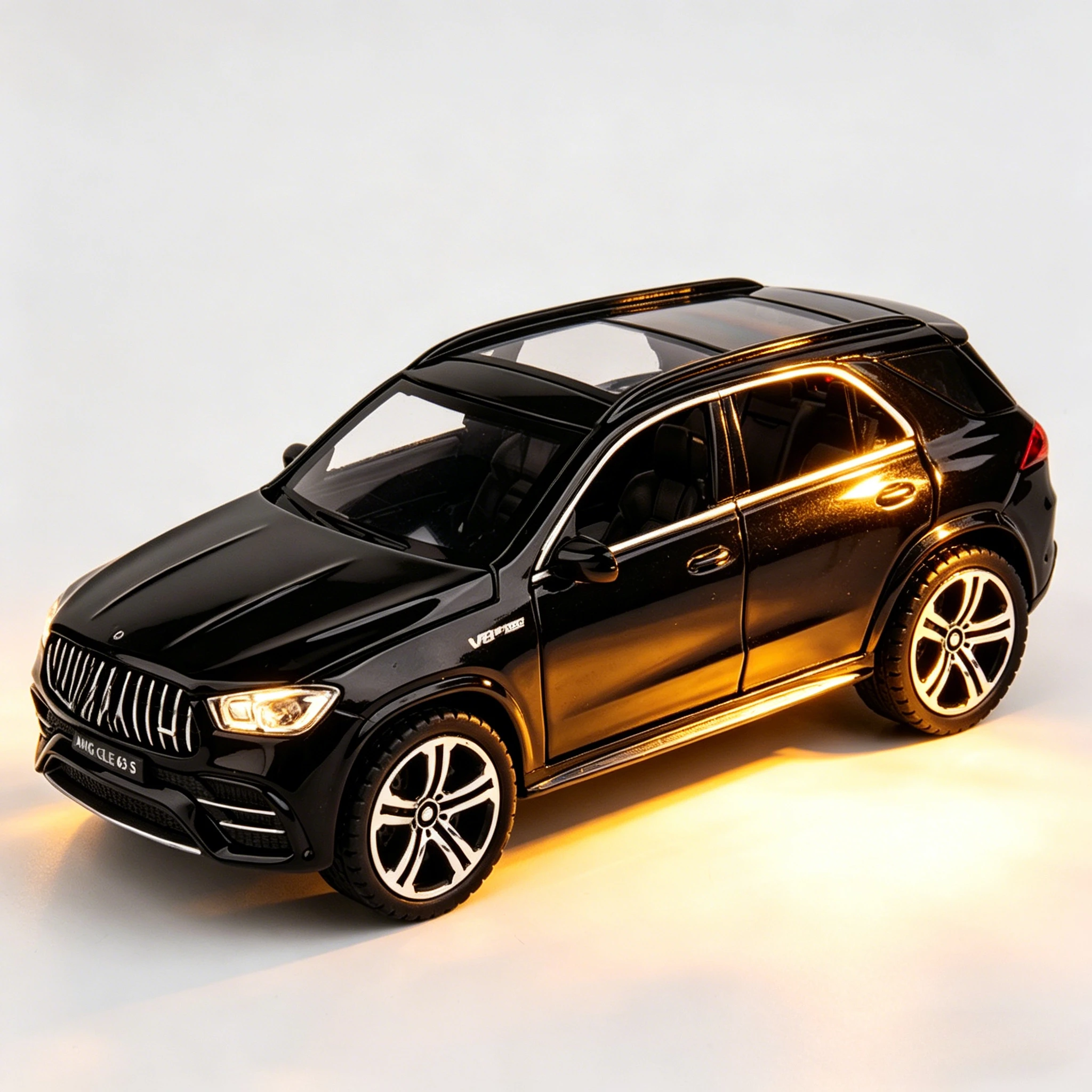 

1:32 Alloy GLE 63S Car Toy Models Alloy Diecast Vehicles Pull Back Sound Light SUV Models Gift for Children
