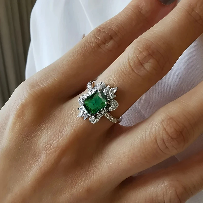 Huitan Noble Green Cubic Zirconia Women Rings for Wedding Anniversary Party Silver Color Elegant Female Rings New Trendy Jewelry