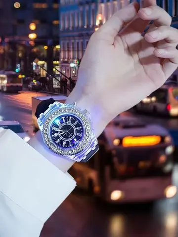 Relojes luminosos con destellos de luz LED para mujeres, hombres, niños y niñas, reloj de pulsera de silicona, reloj de diamantes de imitación a la moda, reloj para niños, reloj Saati