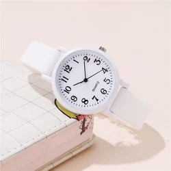 Minimalist Style Children's Wristwatch Casual Simple Black and White Silicone Student Watch Clock