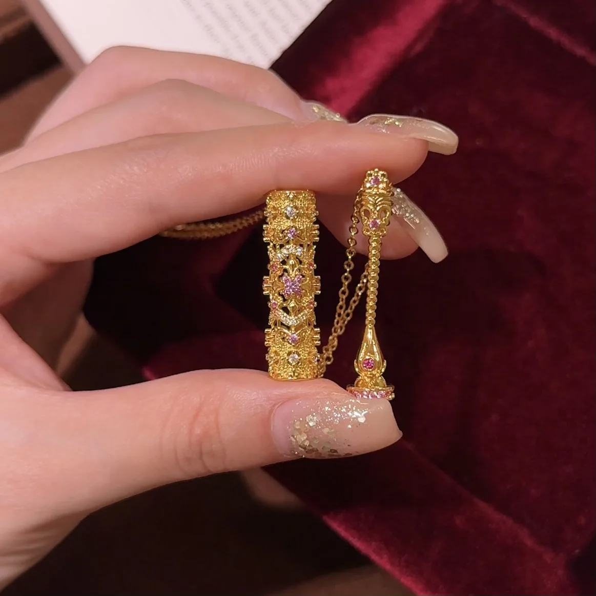 Vintage palace style hollow out diamond inlay magic wand scepter necklace luxurious new in charms pendant collar chain jewelry