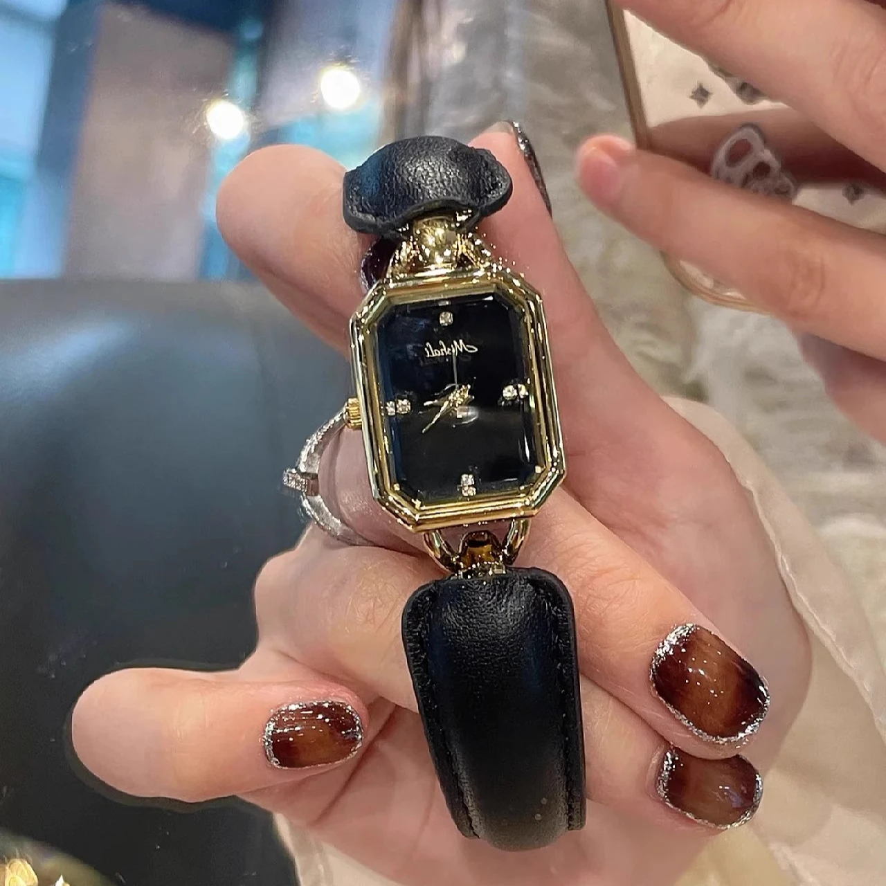 

Women's Quartz Watch 2025 New Design Retro Elegance Square Dial Lightweight Luxury Watch Daily Fashion Versatile Outfits