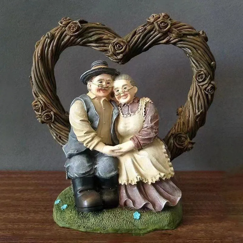 Europe Sweet Grandparents Resin Sculpture Accessories Art Wedding Anniversary Gifts Home Bedroom Desktop Statue Decoration Items