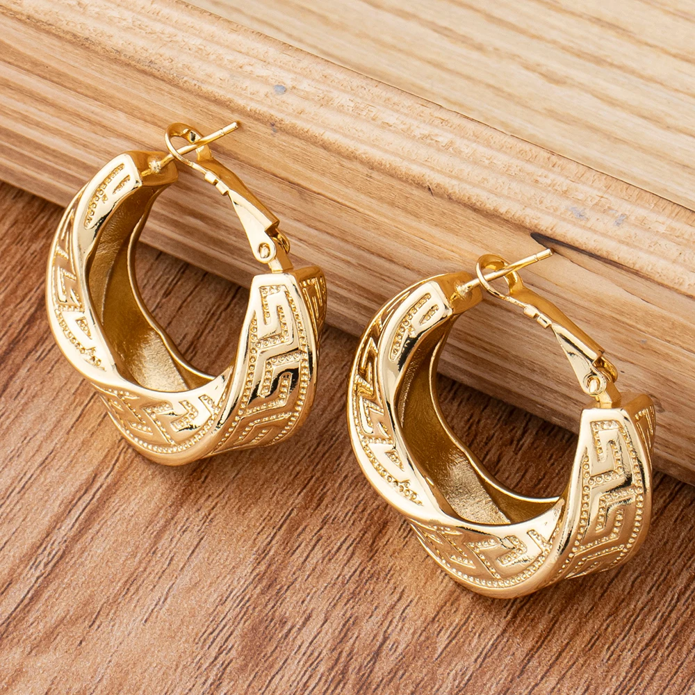 Women Accessories Dubai - Brincos Pendentes Irregulares Banhados a Ouro