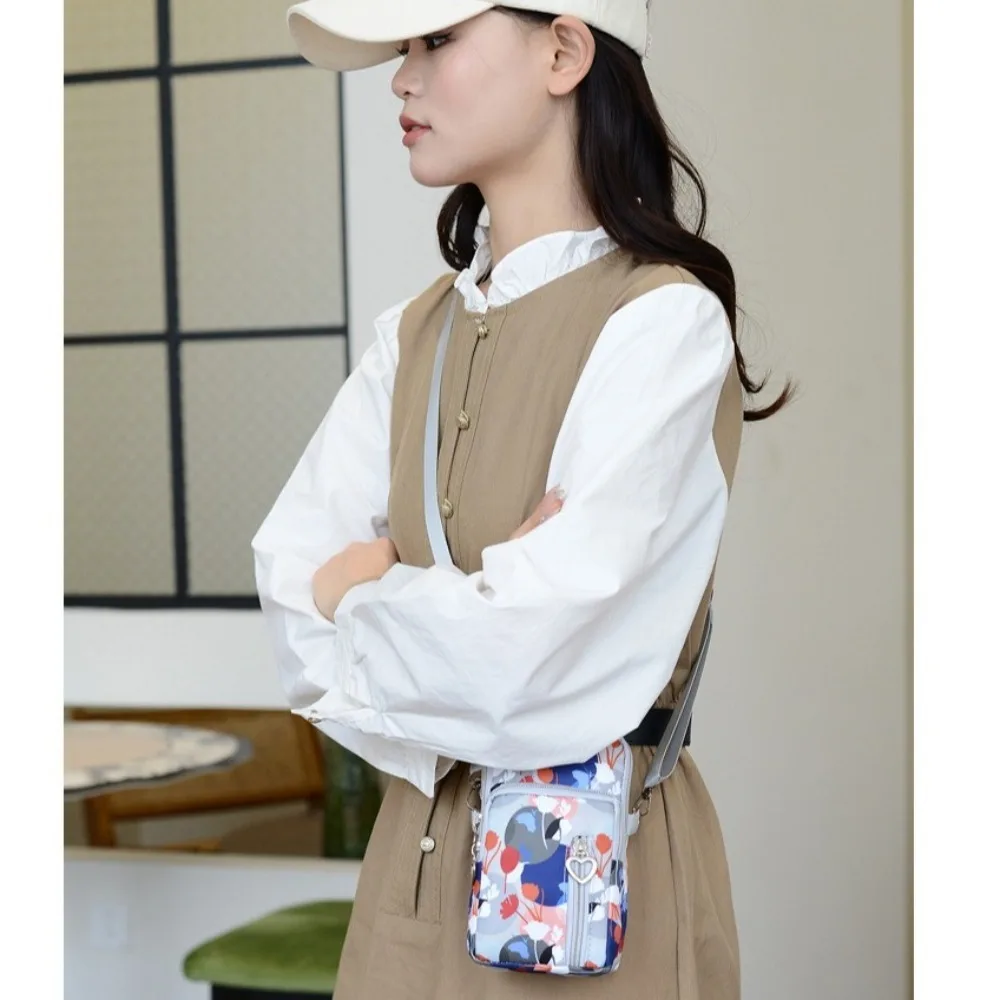 New Multi Compartment Printed Running Phone Bag Adjustable Large Capacity Shoulder Bag Portable Lightweight Crossbody Bag 2024