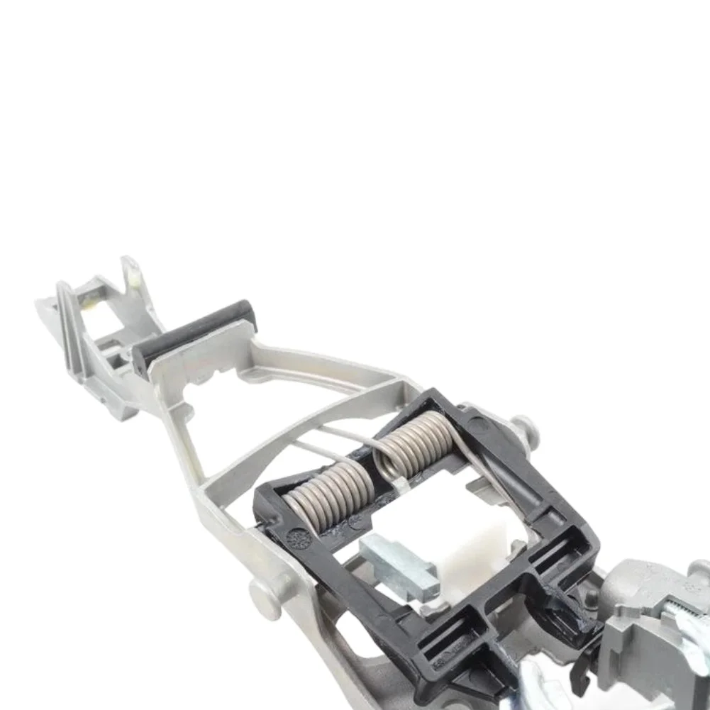 For Jetta MK5 2006-2010 Front Right Door Handle Bracket Silver Metal Construction Wear-resistant Easy Installation